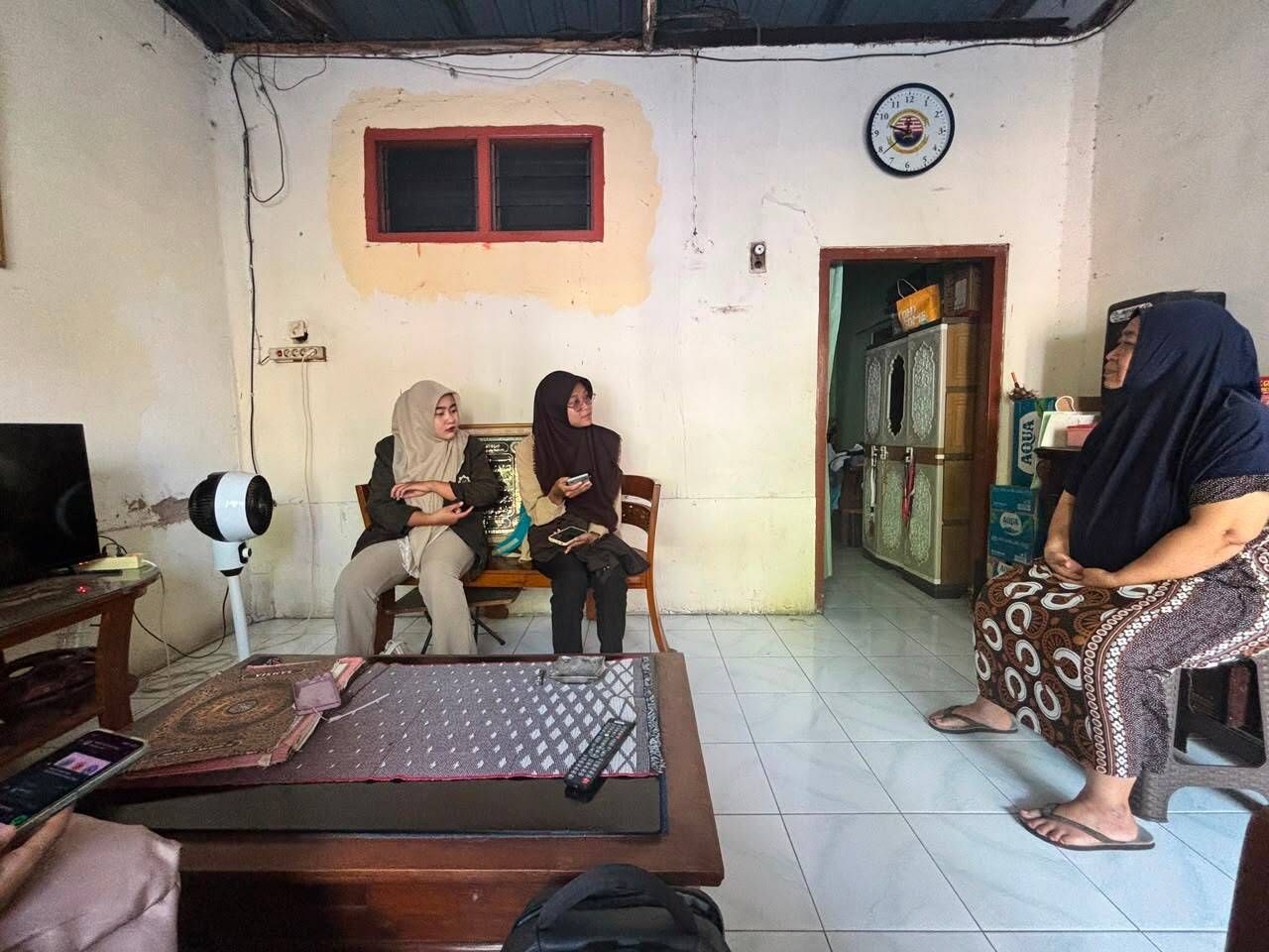 Mahasiswa KKN UINSA Karah RW 08 Data UMKM di RT 03 Kelurahan Karah